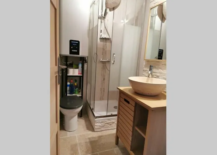 Le 112 St Leo 公寓